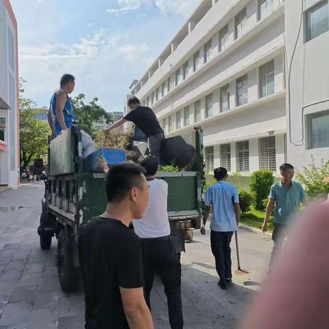 九所镇中心学校“创文巩卫”活动简报