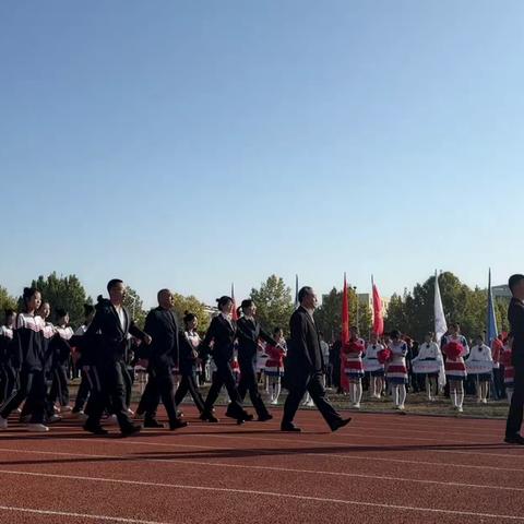 青春赛场显英姿，卫校健儿展风采——滦州市卫校参加滦州市2025年秋季田径运动会纪实