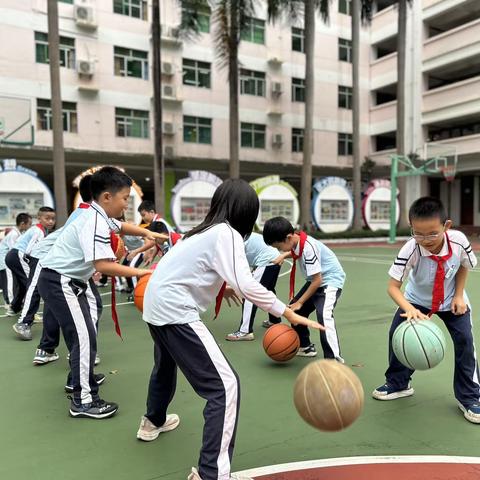 《超越极限，超越自我》——海口市滨海第九小学二年级特色课程趣味篮球6班