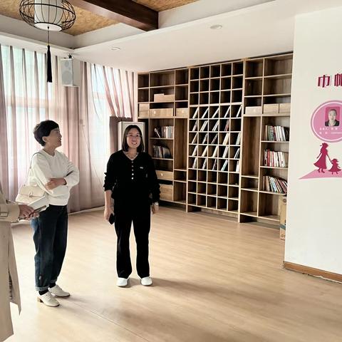 南宫市妇联主席闫卫青到天鹿优贝妇女微家宣讲全国妇女十三大会议精神并开展调研座谈工作