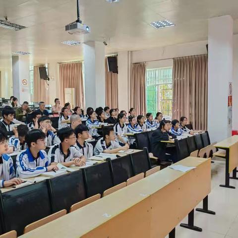 2025年海南省基础教育“百课进百校行动”（生物学学科）第四次活动纪实