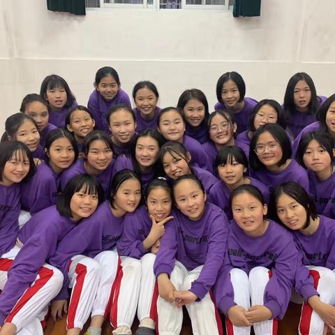 桃花坪街道雨山中学流行舞兴趣班简报