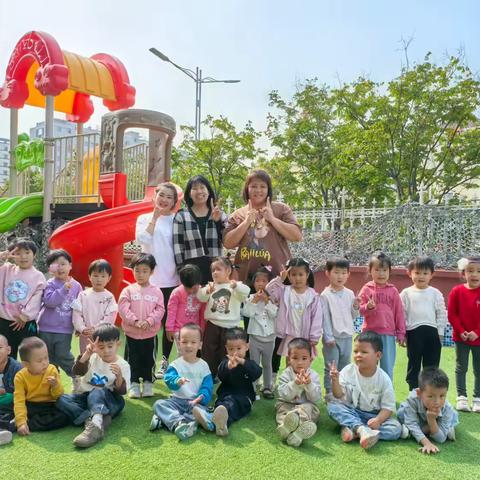 童趣童乐，乐享秋日 ﻿——东武小学附属幼儿园小二班本周精彩掠影