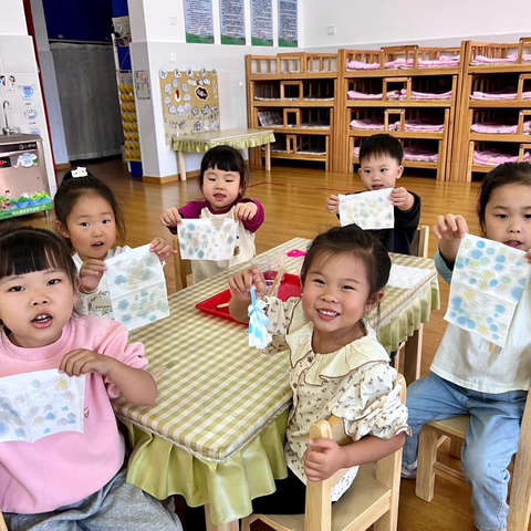 【课程故事】走进纸王国——第三幼儿园中四班