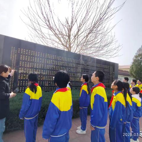 缅怀英烈传薪火 红色基因润童心——南阳中心小学开展清明节烈士陵园祭扫活动