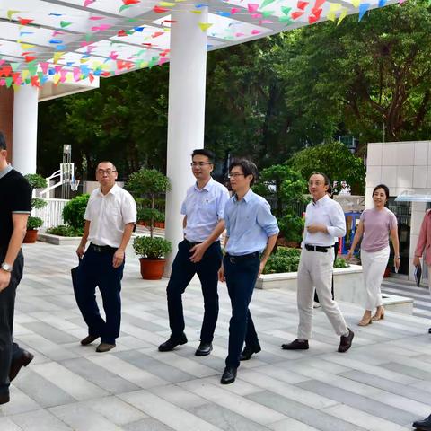 深怀携手，共铸教育辉煌新篇章