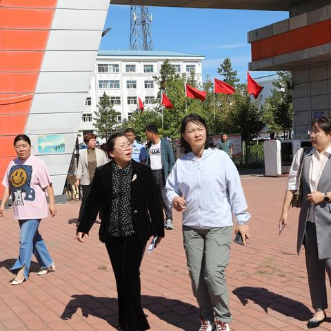 孙跃春副旗长率领各部门对陈巴尔虎旗民族小学秋季开学校园安全进行联合大检查