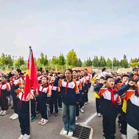 喜迎建队日 争做好队员——山亭区第三实验学校二级部少先队新队员入队仪式