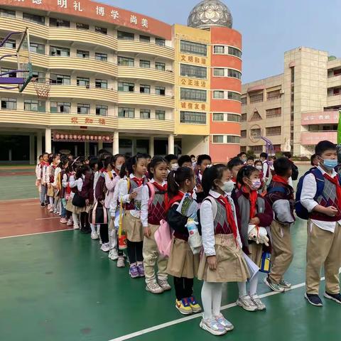 淮北市第二实验小学二年级五班，"探寻自然之谜，体验秋韵之美"主题实践活动