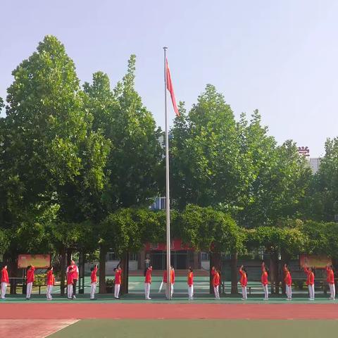 学习民法典，护航新时代——泗水县实验小学教育集团第五个“民法典宣传日”主题升旗仪式