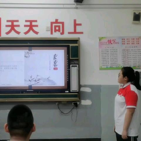 劳神不倦，吃苦趁年华