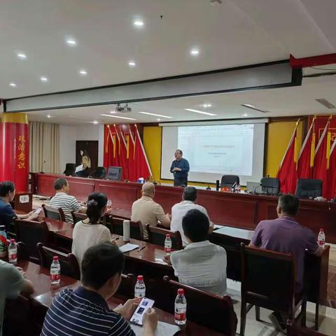 专家引领，聚力前行