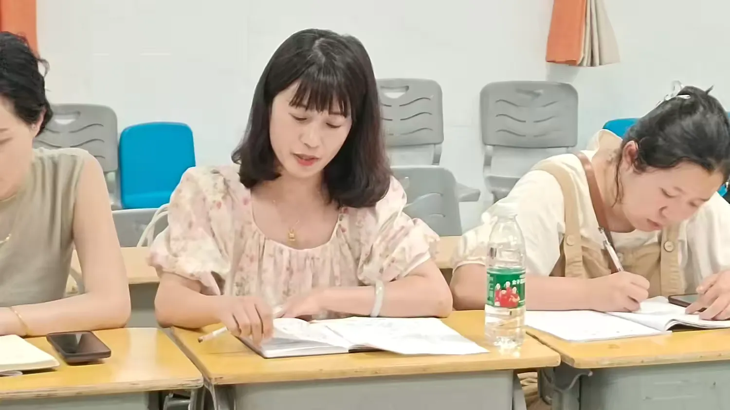 简篇-教研花开盛夏日 深研细悟共成长——上饶市河海小学迎信州区教研中心名师视导活动(六月篇)