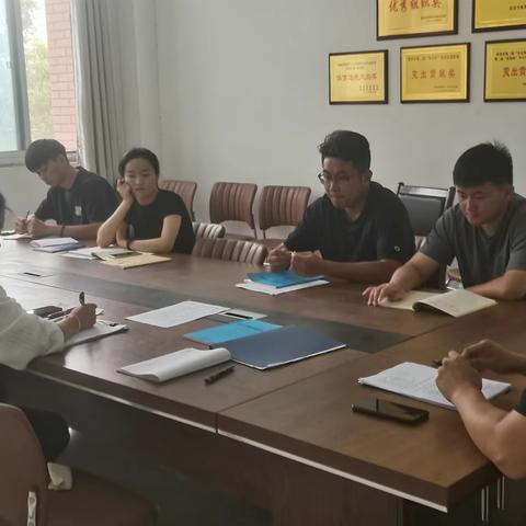 研习新课标，践行新理念——菏泽市实验中学人民路校区初二体育组新课标教研会