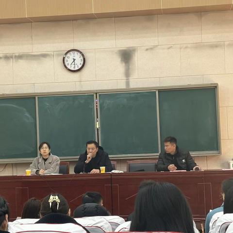 知不足而奋进，望远山而前行。——菏泽市实验中学人民路校区初二体育组第六次教研会