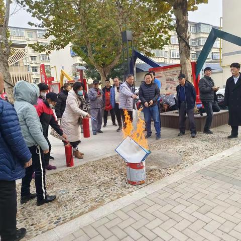 王官庄街道八区社区消防安全月消防演练活动