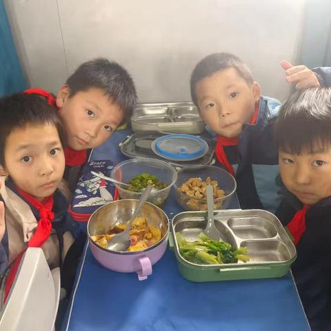 班级美食节——凰岗镇中心学校本部三一班生活实践教育活动小记