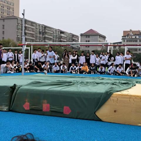 兴国平川中学运动会跳高