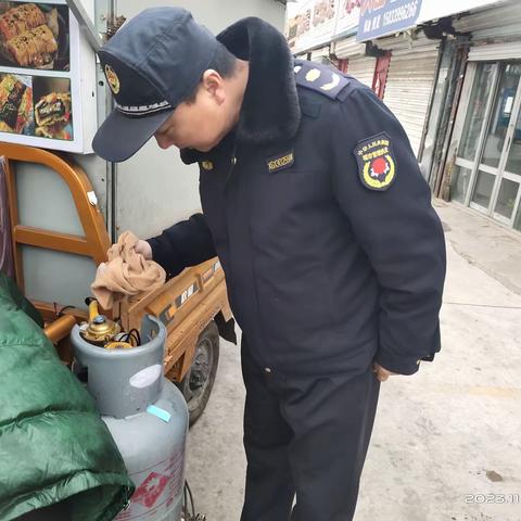 拧紧燃气“安全阀”和检查“门头牌匾”守护群众“生命线”