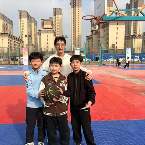 球场上的热浪是我们滚烫的青春（六一班假日小队）