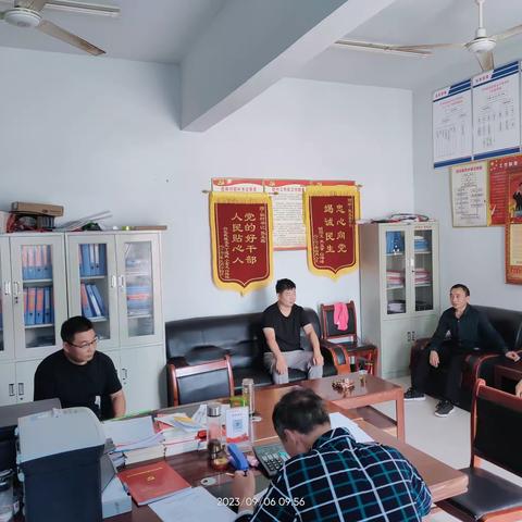 全宝山林场”党员主题活动日”开展入户走访活动