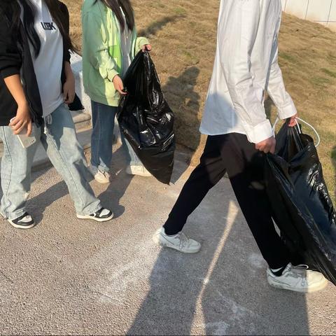 让青春在志愿中闪光