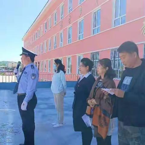 警校携手，共建平安校园——塔河一中驻校民警协同做好安全工作