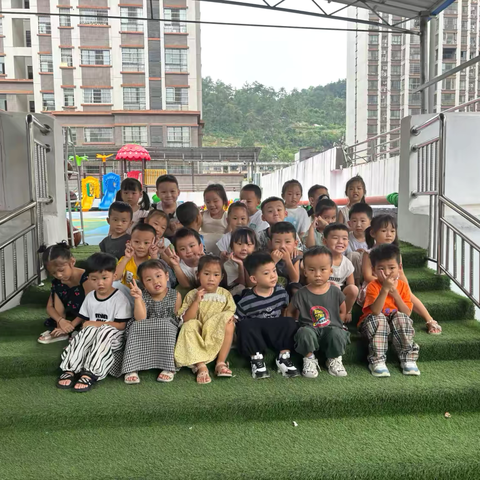 🌈吉首市鸿锦•茗智幼儿园 KC3班9月份幼儿园生活回顾 ‍ ‍ ‍ ‍