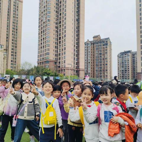 寻农耕之趣，悟劳动之美——博雅小学2022级部赴开心农场劳动实践课程