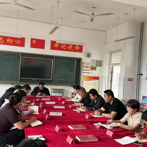 阅读滋润心灵 点亮美好人生