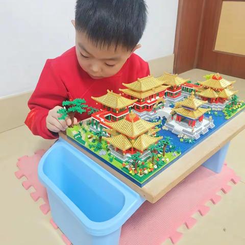 【书香润泽 点亮心灵】——一年级10班读书展播