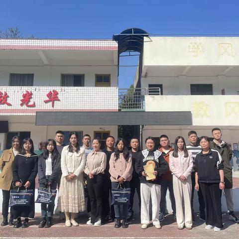 人间秋色浓，送教绘篇章 ——2023年三峡集团援助巫山县乡村教育培训工作站（抱龙站）语文3组送教活动