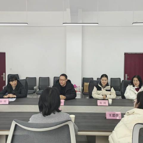 爱心捐赠，情暖校园