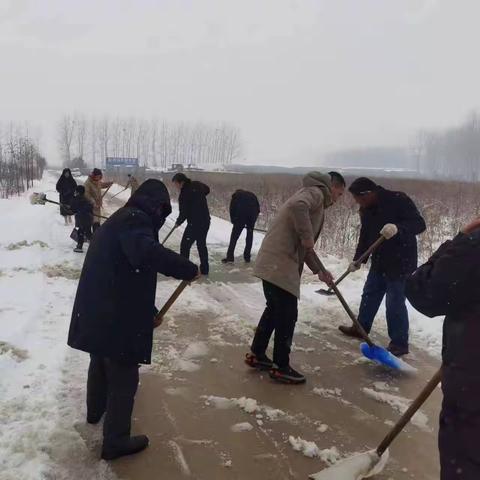 “闻雪而动 迎雪而上” 铲雪除冰保畅通 ——滨湖街道办事处