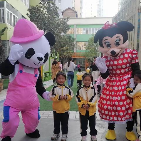 “传承经典，玩转童年” 	——许昌市寇家巷幼儿园兴华分园民间传统游戏运动会