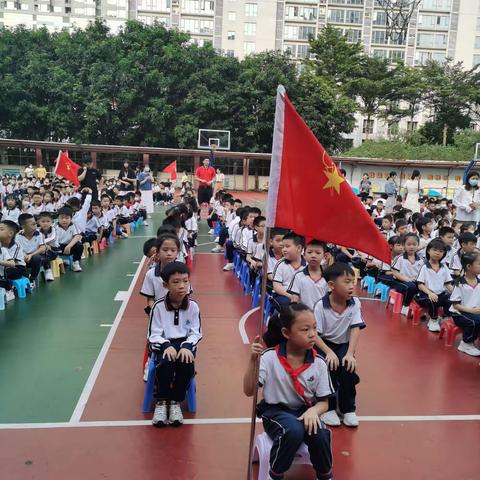 二（3）中队在“中国少年先锋队建队日”活动中