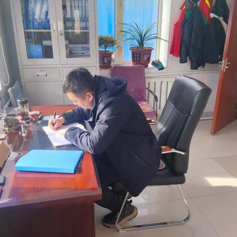 新林林业局碧洲林场开展“巡山清套”专项行动