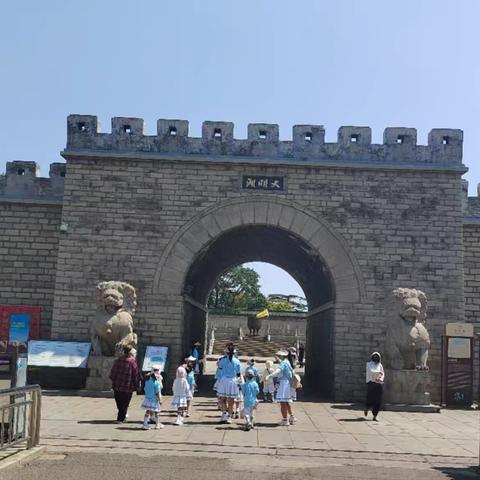 山东之旅第五站 趵突泉 大明湖：湖光山色中的历史与诗意 文字：可可 听雪 摄影：清风 喜春 明鑫