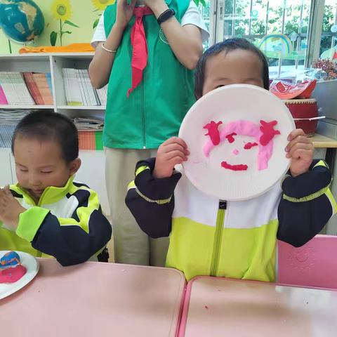 孩子们的手工世界：创意与表情的奇妙碰撞