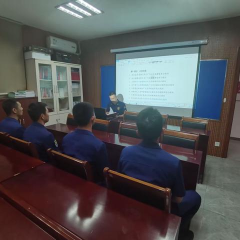 学典型案例，固安全基础    市北大队错埠岭消防救援站组织典型案例研讨