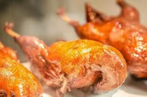 乐山美食之光甜皮鸭：吃到嘴里的非物质文化遗产