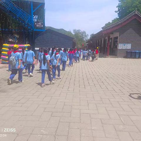 中华“五杰”精神，浸润学生心灵——经开区青介中学学生户外实践活动记实