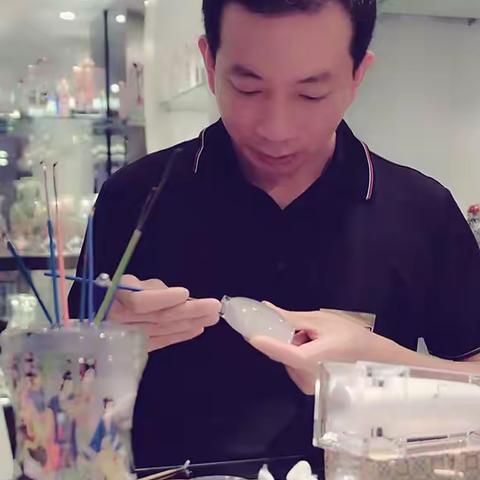 方寸藏天地，笔底见匠心——非遗内画艺术家单书明的笔墨乾坤