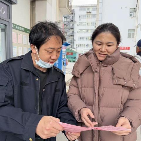 六里山南路社区组织开展社会救助政策宣讲活动