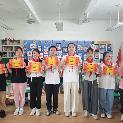 校园表彰活动：收获荣誉的美好时刻