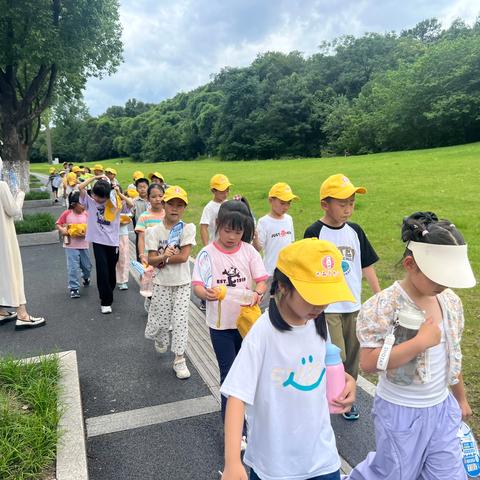 六品堂书法暑假  第一周托管反馈