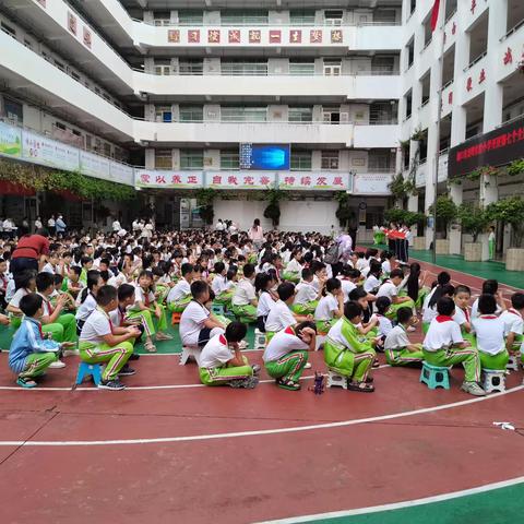 蜡炬成灰，照亮前路———琼台师范学院20级与海口市龙峰实验小学第五周实习报告