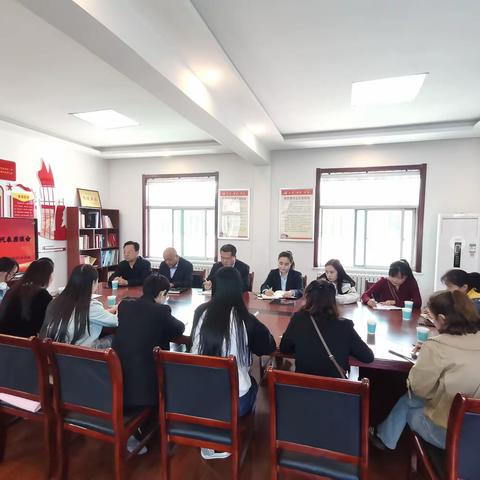 强化社会监督，提升经办质量