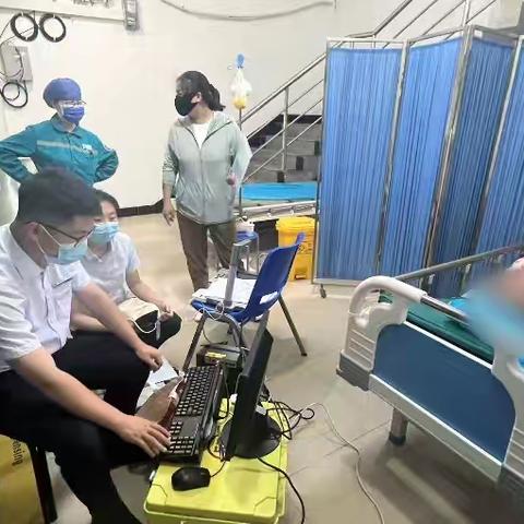 暖心服务进病房，移动柜台解难题