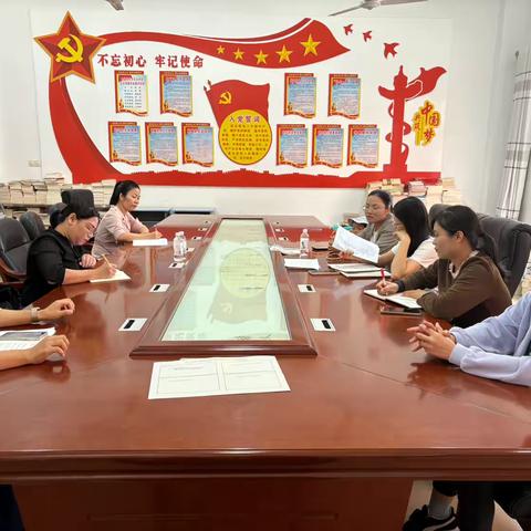 研思聚⼒启新程  深耕实践育新苗